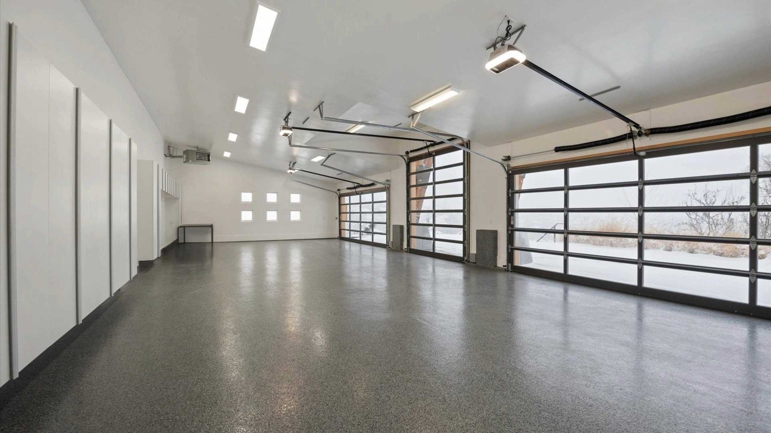 Giant 5-6 Car Garage